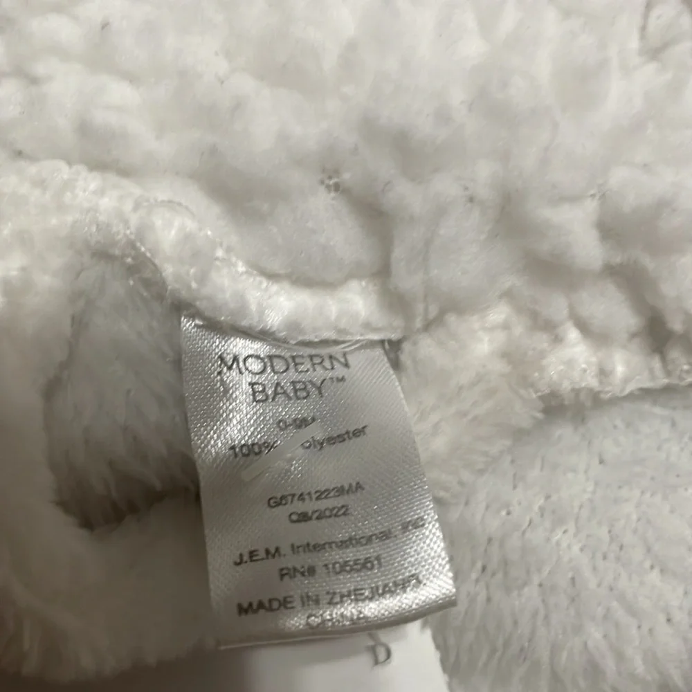 Modern baby bunny robe 0 to 9 month bunny robe w/ears Like‎ new condition